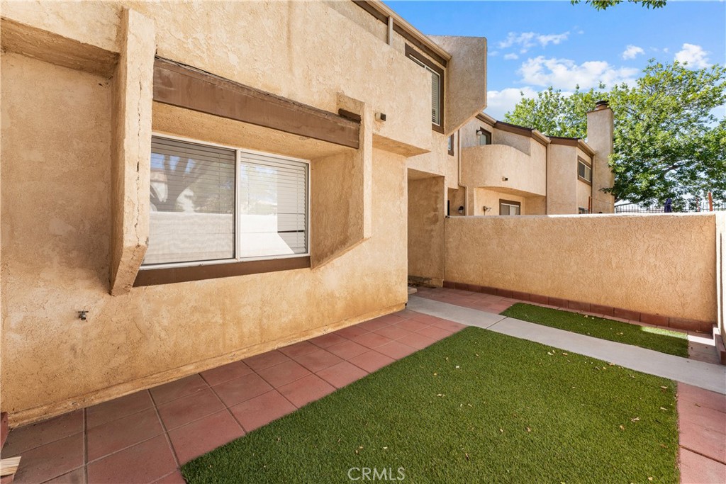 1830 E Avenue J2 3 Property Photo 9