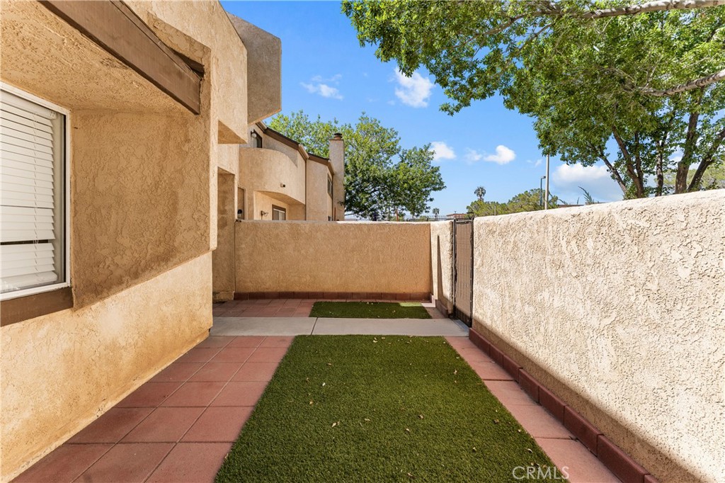 1830 E Avenue J2 3 Property Photo 10