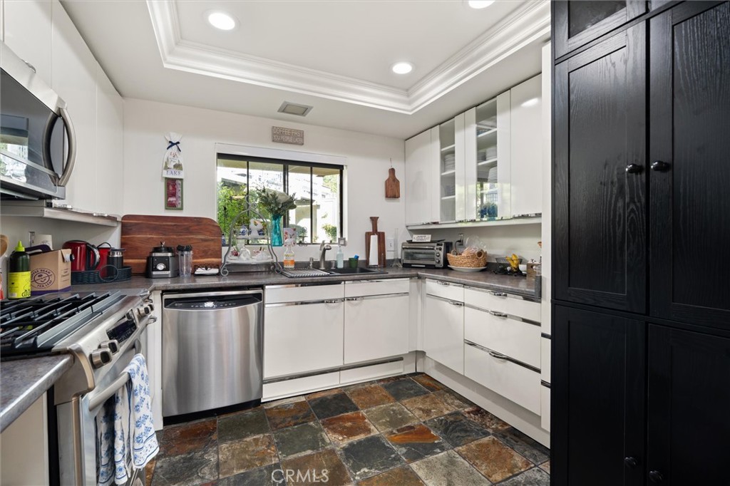 1218 S Westlake Boulevard A Property Photo 10