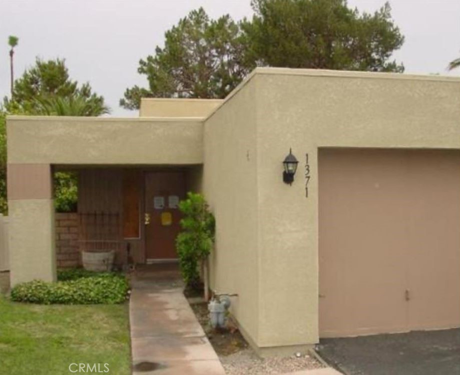 1371 Sunflower S Property Photo 1