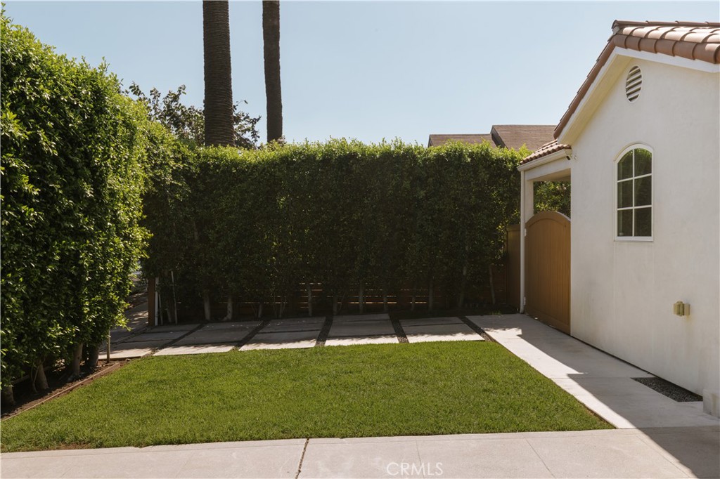 1111 S Plymouth Boulevard Property Photo 33