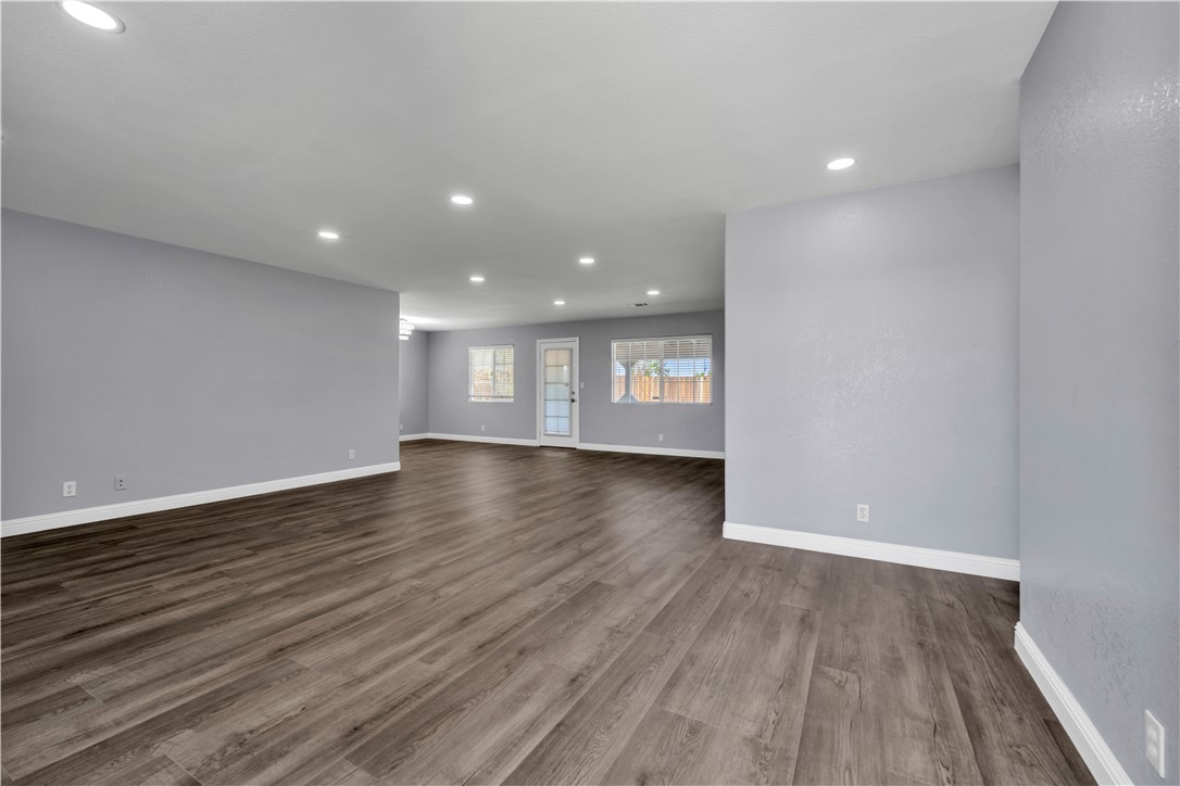 8373 Ironwood Property Photo 3