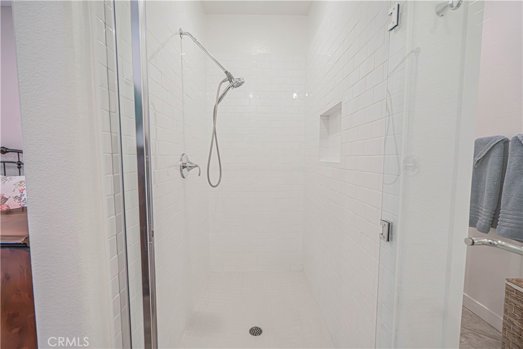 27406 Merlin 101 Property Photo 27