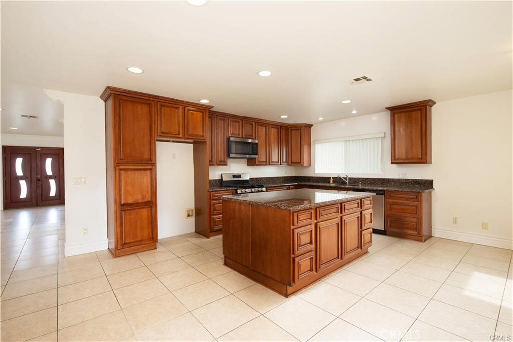 17404 Martha Street Property Photo 4
