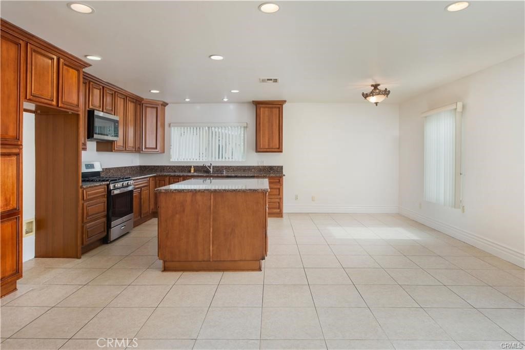 17404 Martha Street Property Photo 5