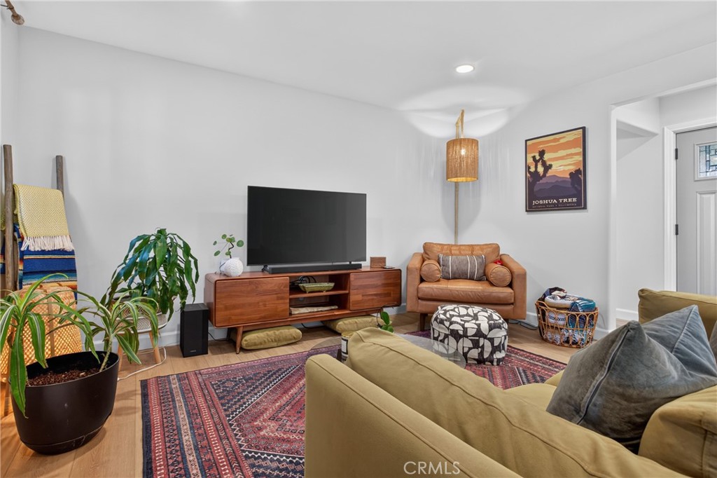 11031 Genesta Avenue Property Photo 5