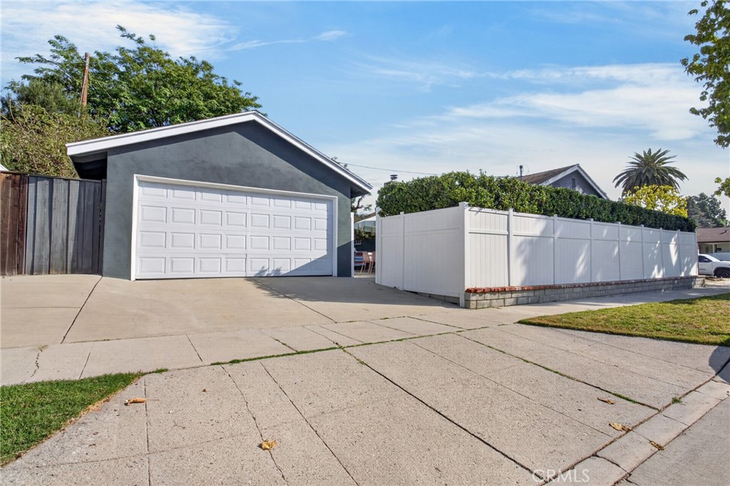 11031 Genesta Avenue Property Photo 39