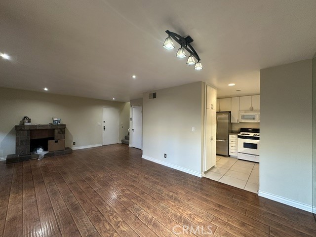 22137 Burbank Property Photo 6