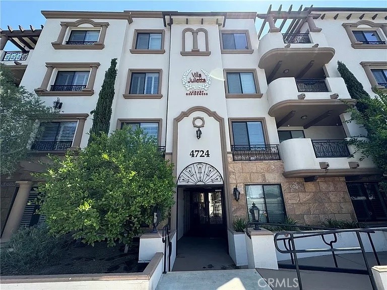4724 Kester Ave #308 Property Photo 1