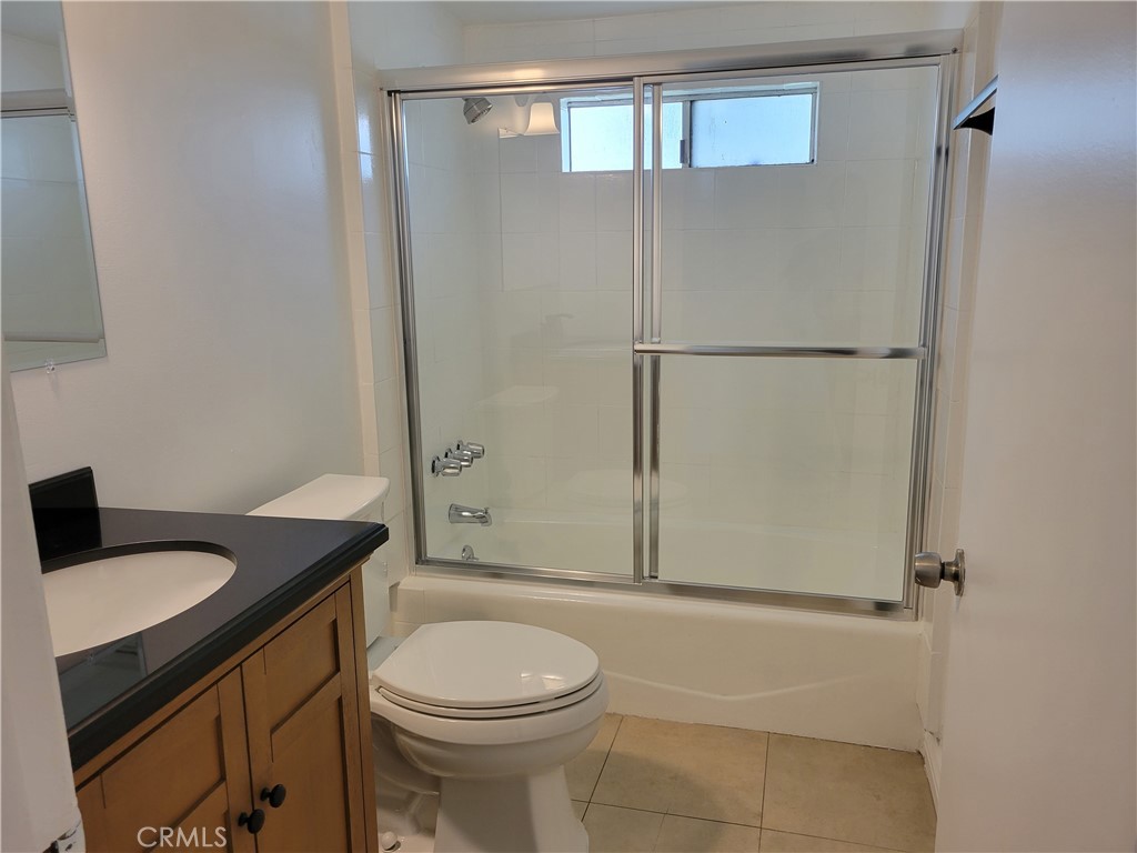 19207 Schoenborn Street Property Photo 25