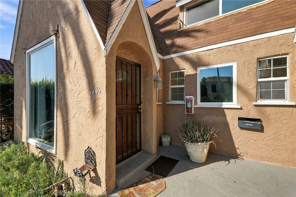 2839 Hillcrest Drive Property Photo 4