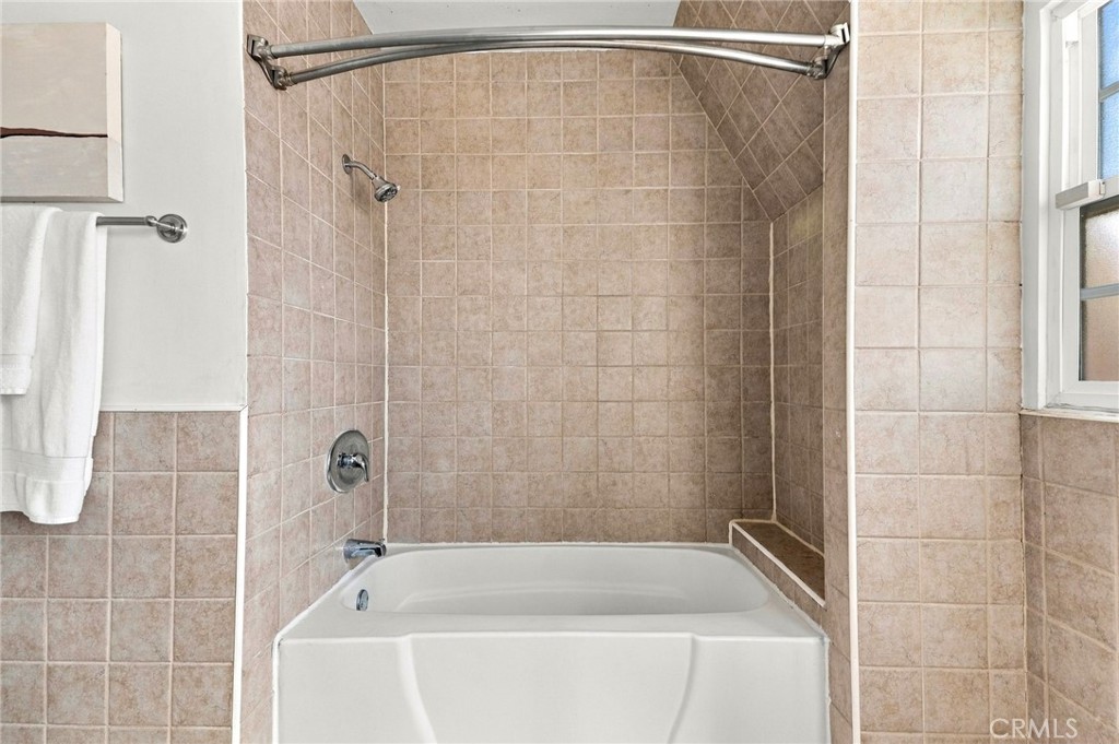 2839 Hillcrest Drive Property Photo 36