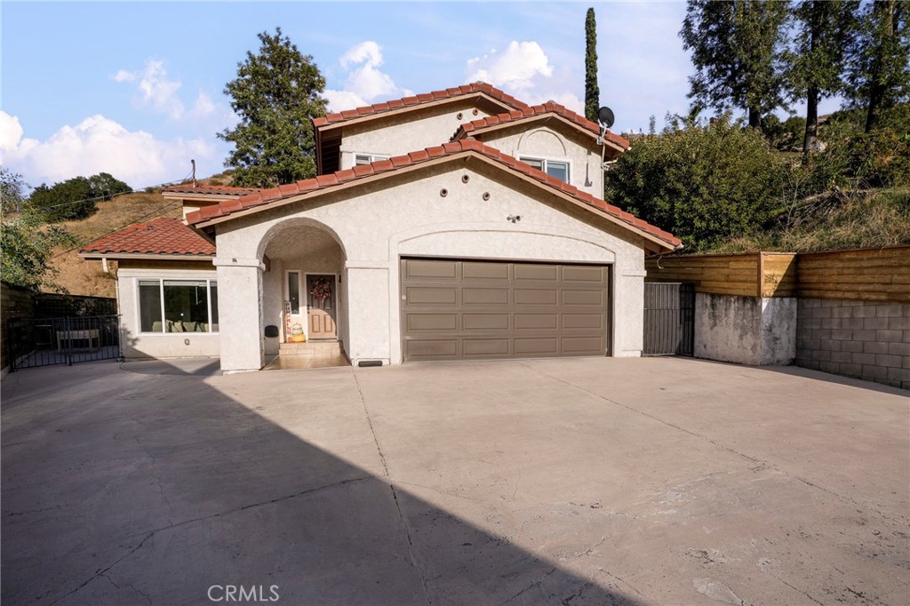 10110 Sunland Boulevard Property Photo 2