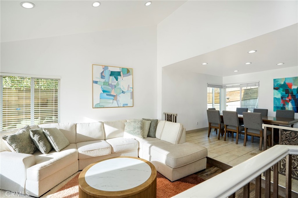 10110 Sunland Boulevard Property Photo 3