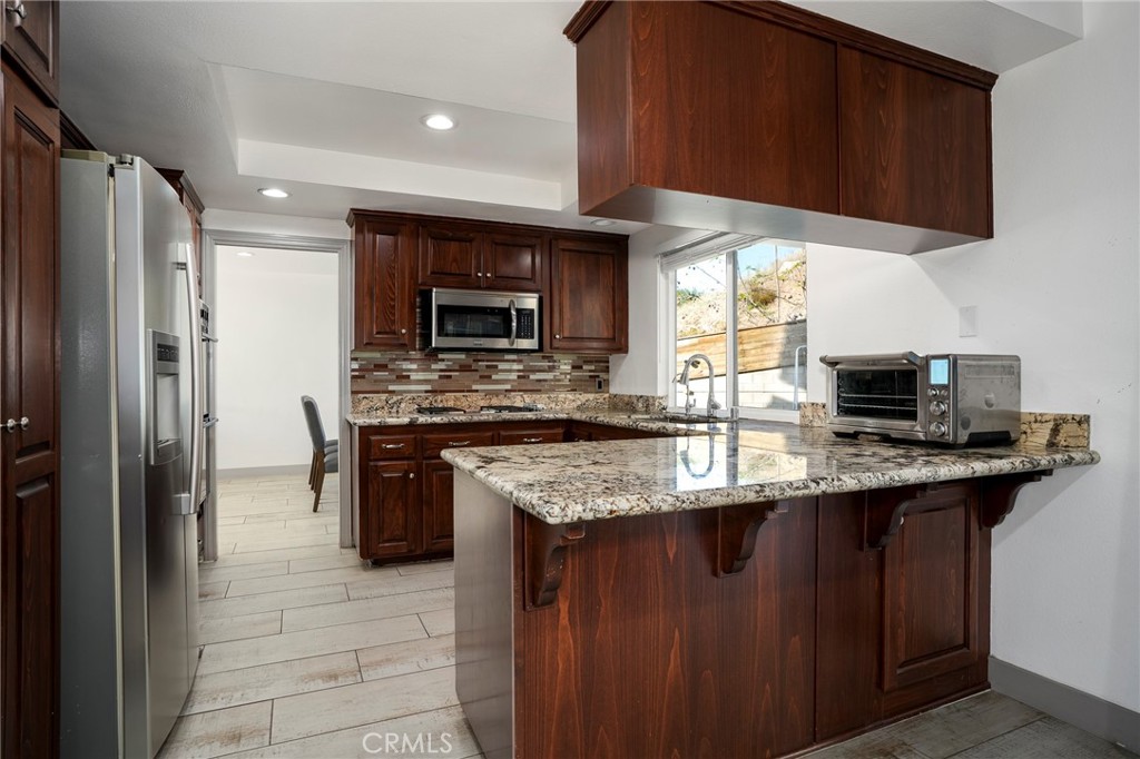 10110 Sunland Boulevard Property Photo 5