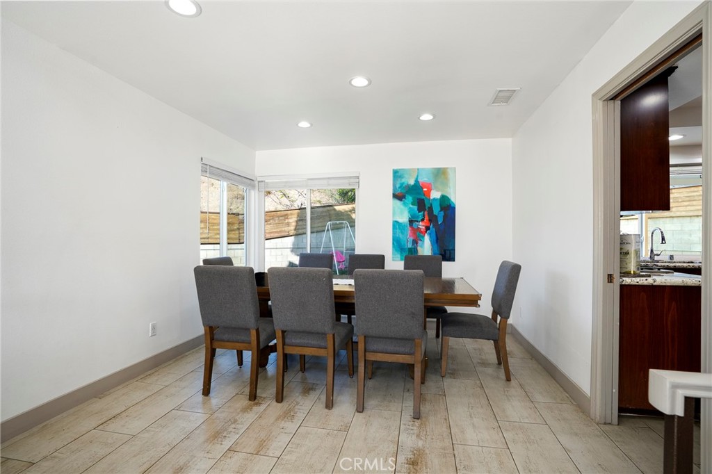 10110 Sunland Boulevard Property Photo 6