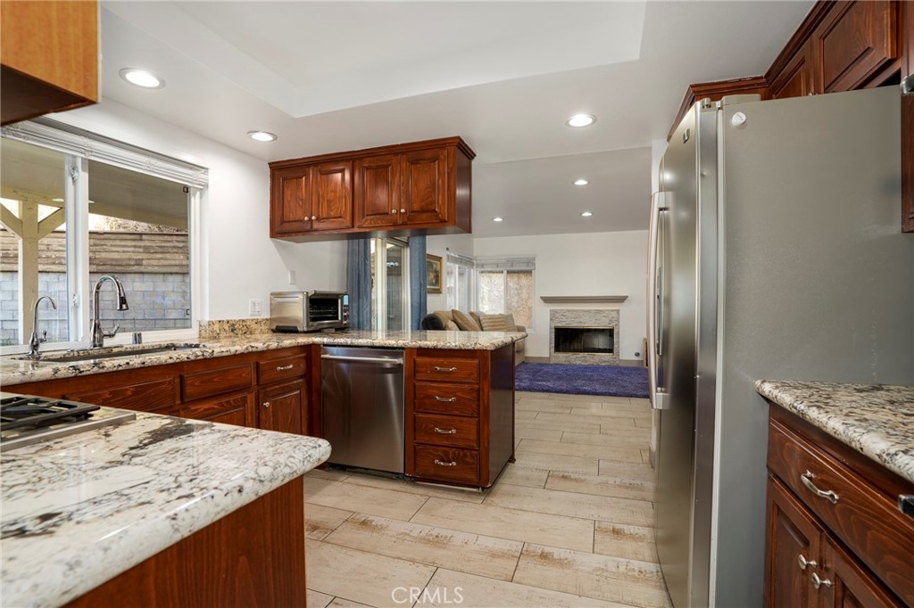 10110 Sunland Boulevard Property Photo 7