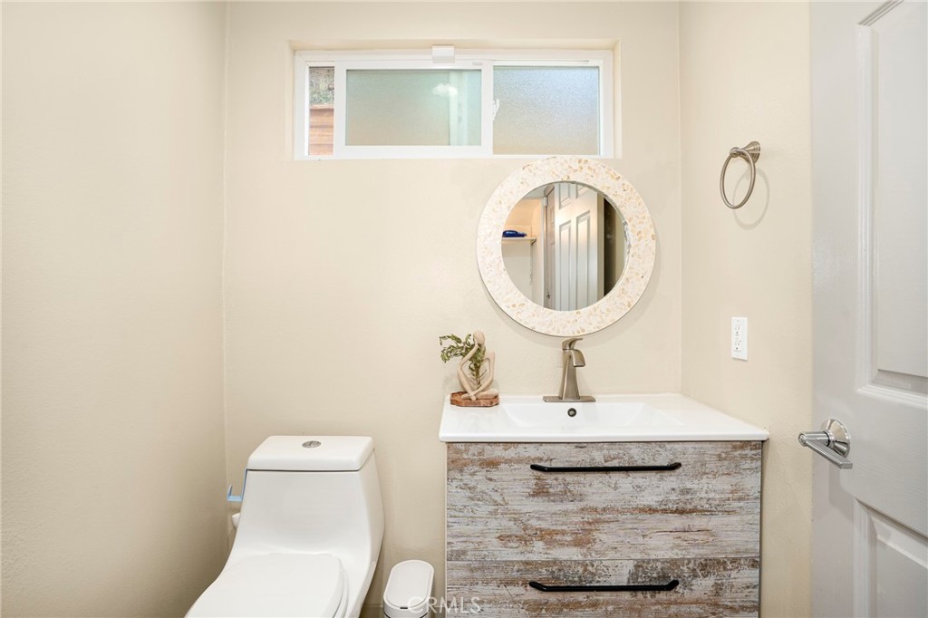 10110 Sunland Boulevard Property Photo 15