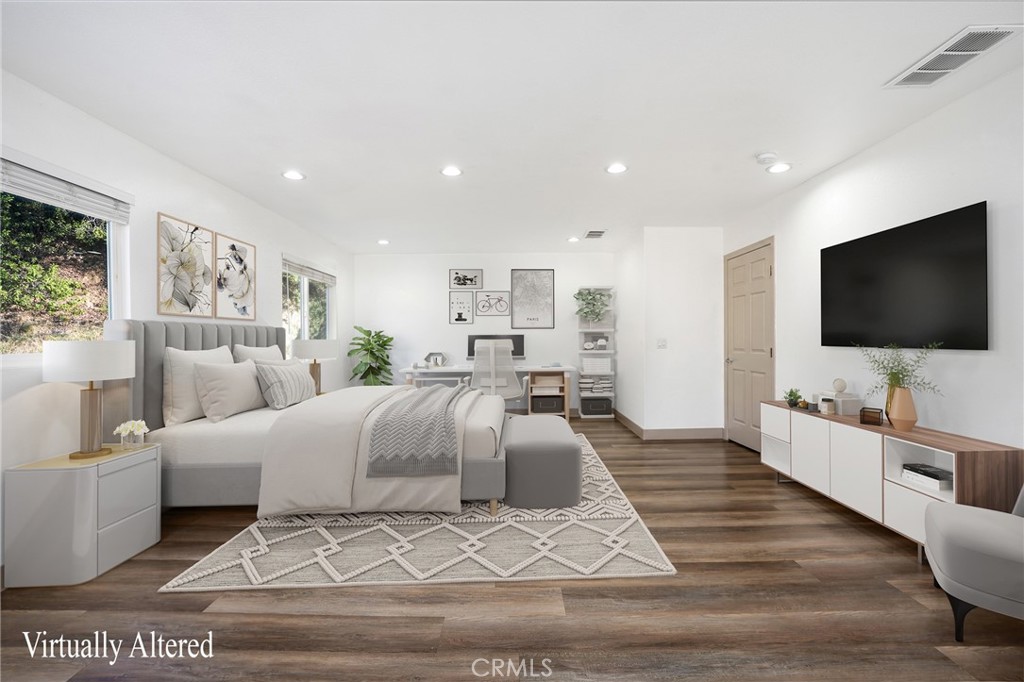 10110 Sunland Boulevard Property Photo 17