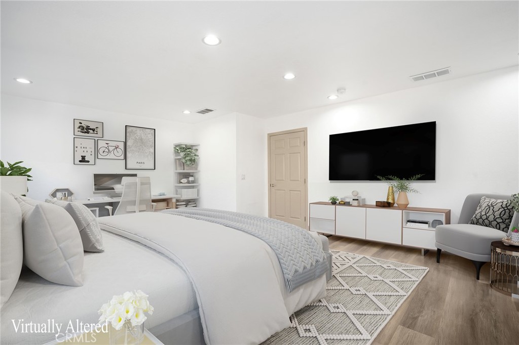 10110 Sunland Boulevard Property Photo 19