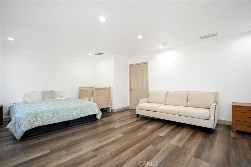 10110 Sunland Boulevard Property Photo 20