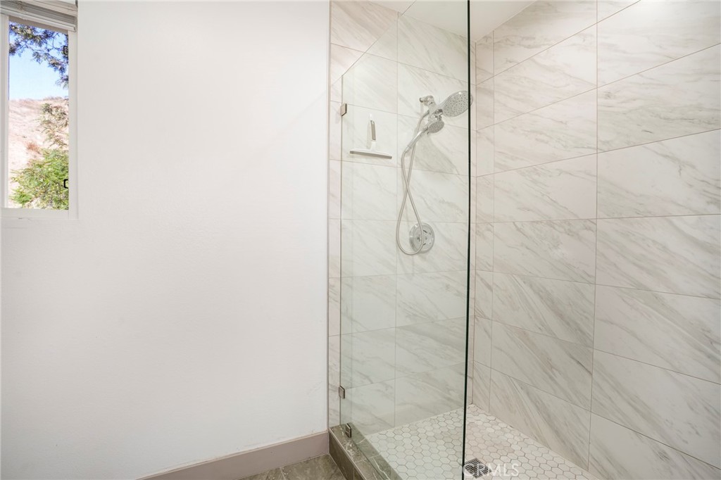 10110 Sunland Boulevard Property Photo 23