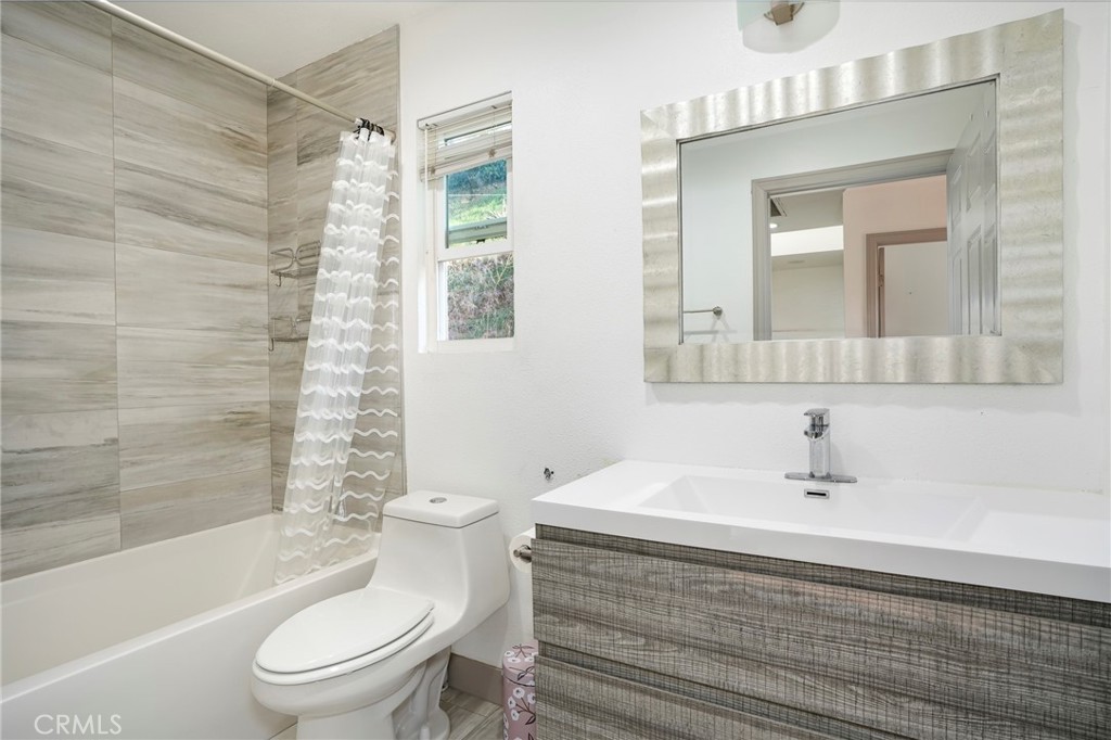 10110 Sunland Boulevard Property Photo 28