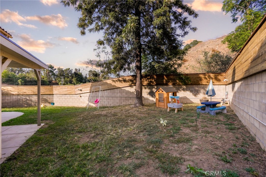 10110 Sunland Boulevard Property Photo 33