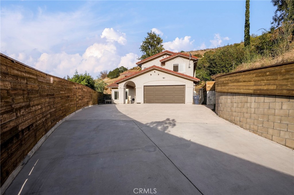 10110 Sunland Boulevard Property Photo 35