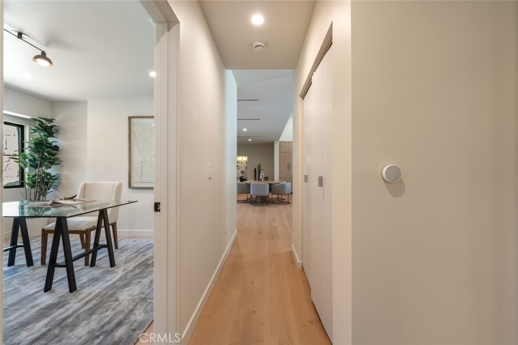8960 Oak Park Avenue Property Photo 25