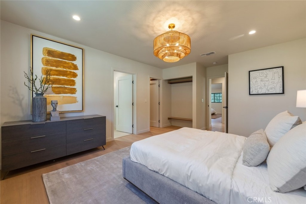 8960 Oak Park Avenue Property Photo 34