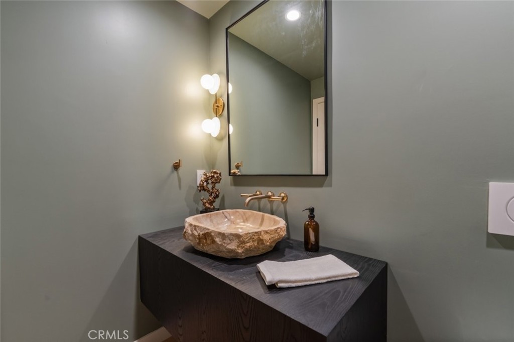 8960 Oak Park Avenue Property Photo 63