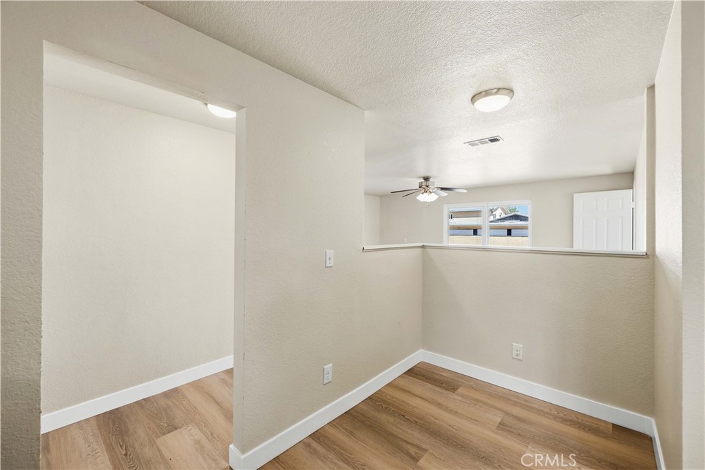 343 E Lingard Street Property Photo 10