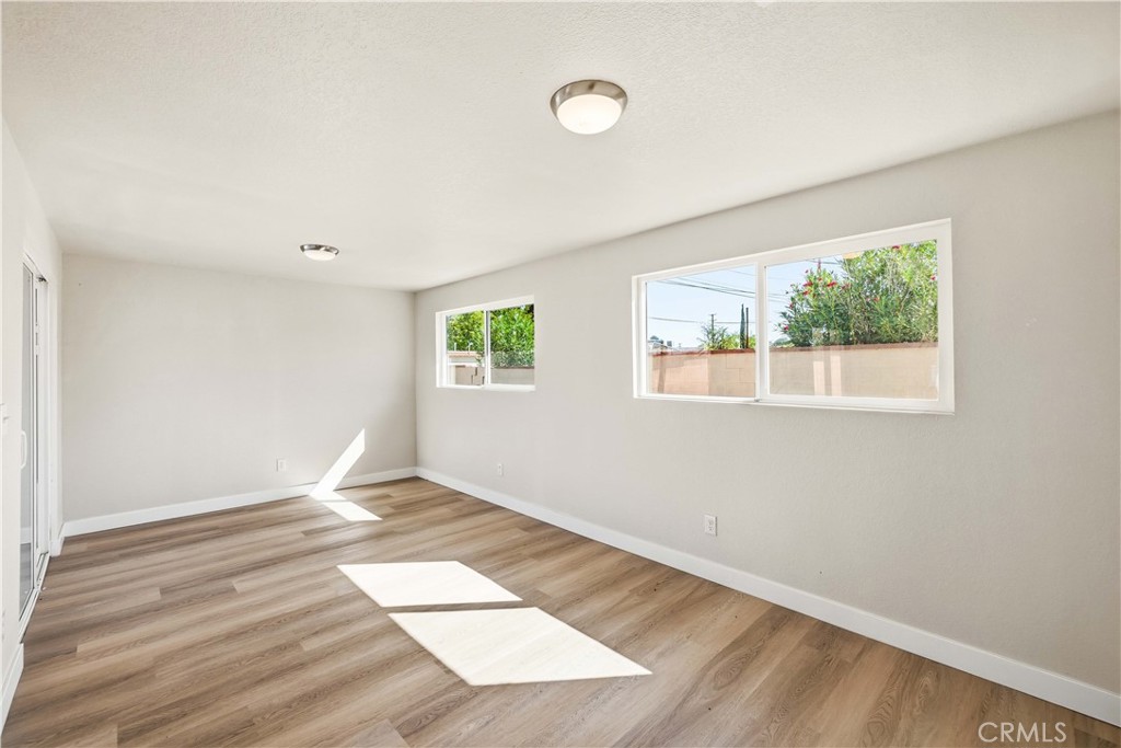 343 E Lingard Street Property Photo 18
