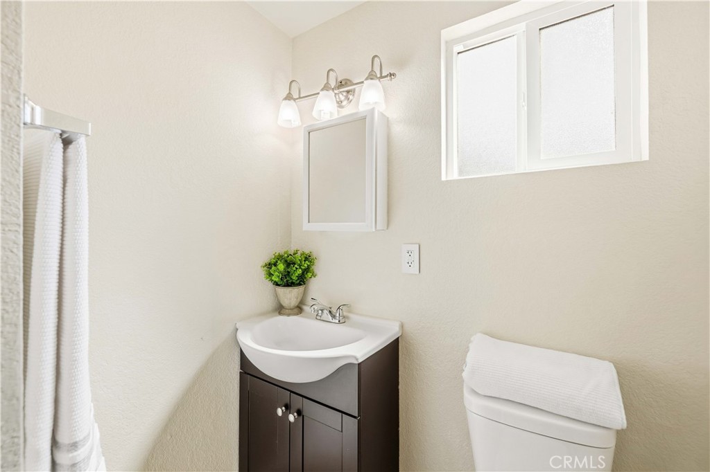 343 E Lingard Street Property Photo 20