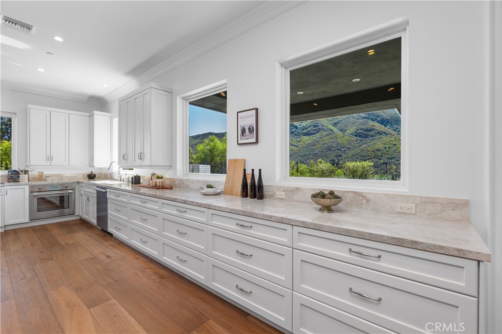 29438 Mulholland Highway Property Photo 10