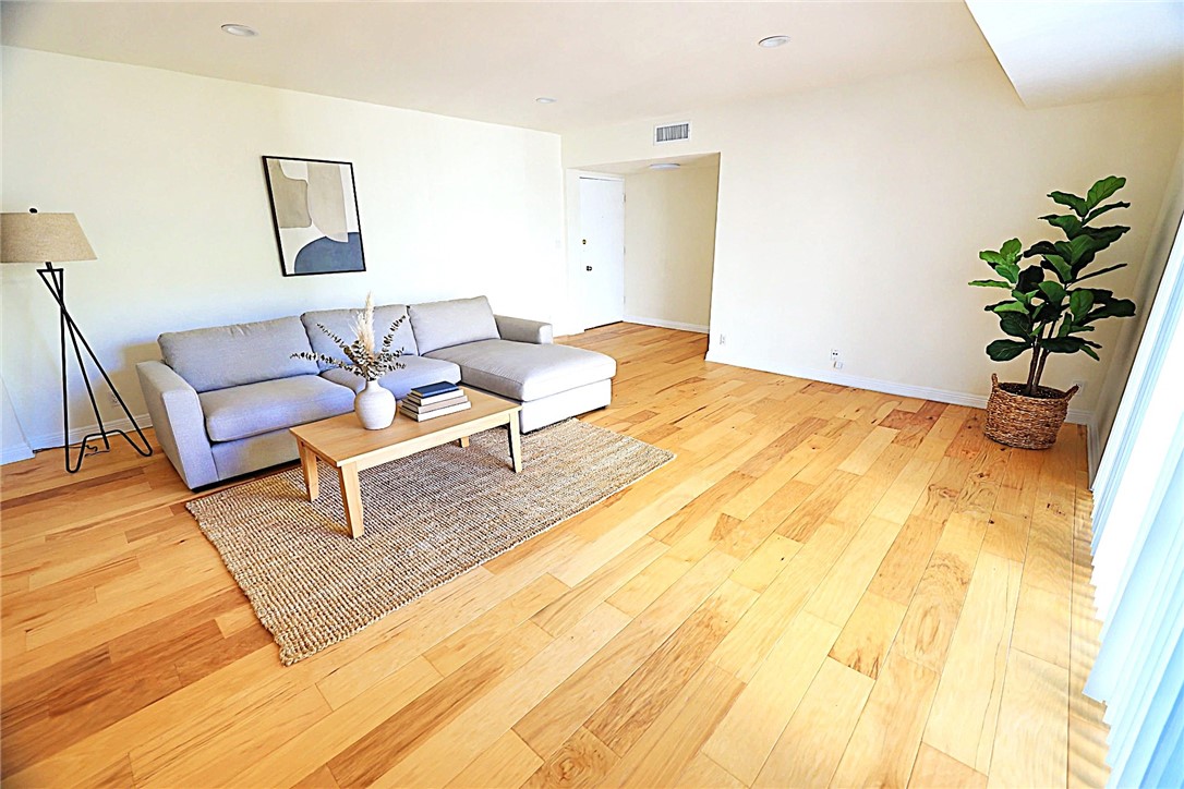 7309 Franklin Avenue 406 Property Photo 9