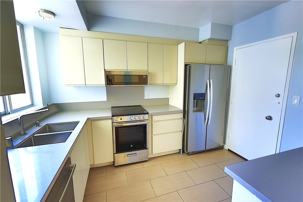 7309 Franklin Avenue 406 Property Photo 16