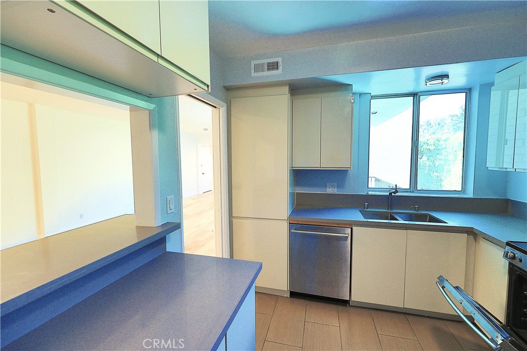 7309 Franklin Avenue 406 Property Photo 17