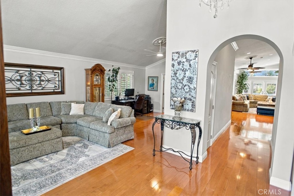 11915 Laughton Way Property Photo 6