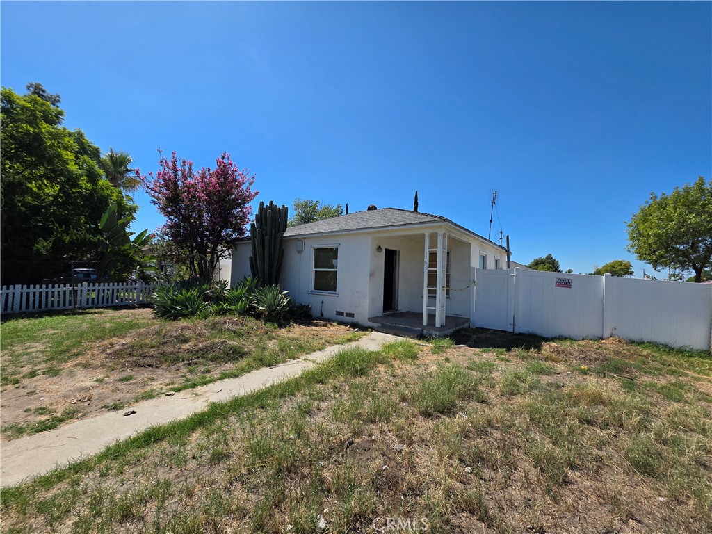 8263 Vantage Property Photo 3