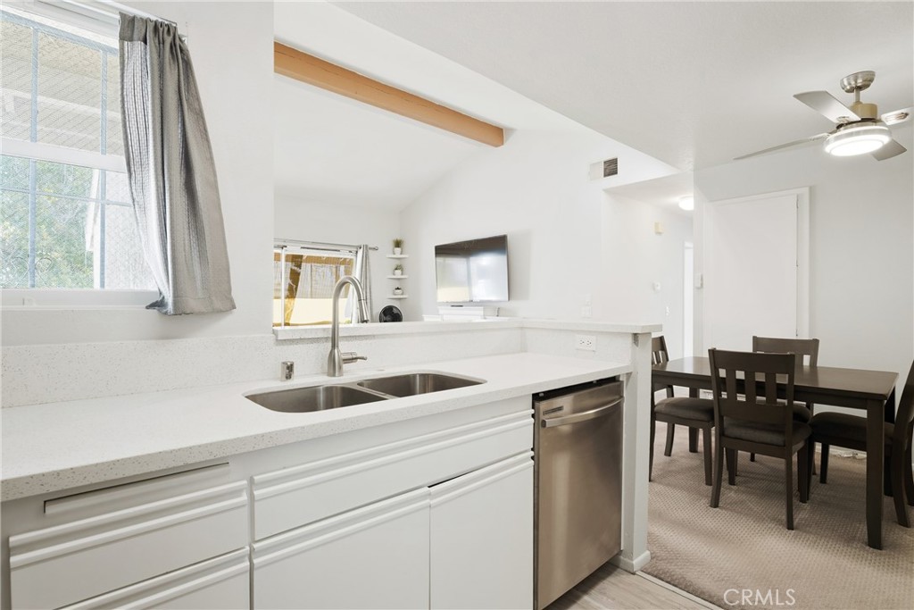 27646 Susan Beth L Property Photo 10
