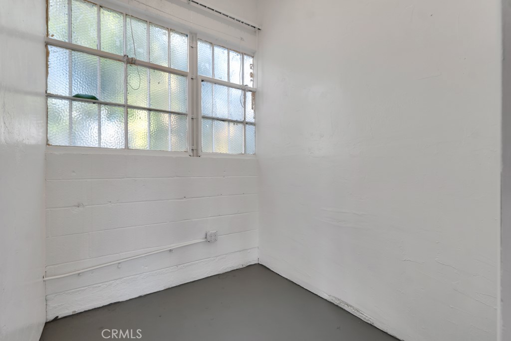 901 N Maclay Property Photo 11