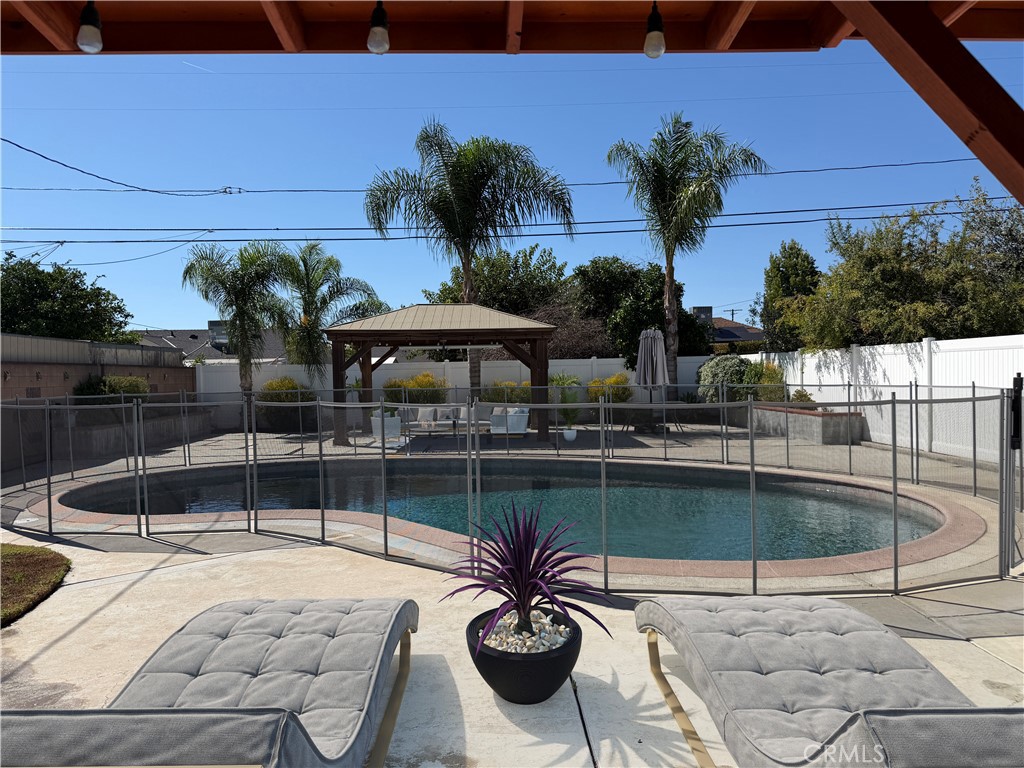 6547 Denny Property Photo 3