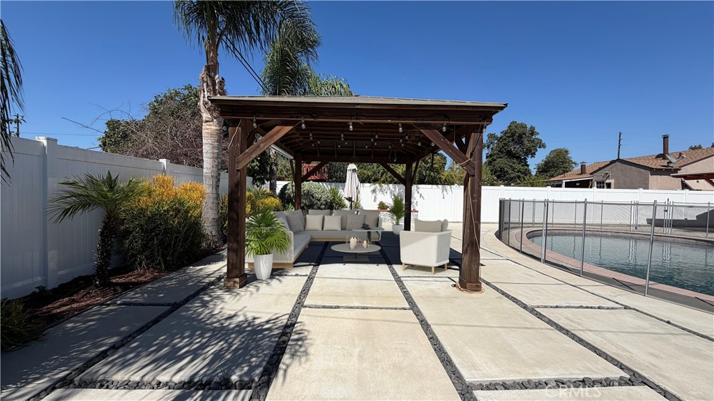 6547 Denny Property Photo 4
