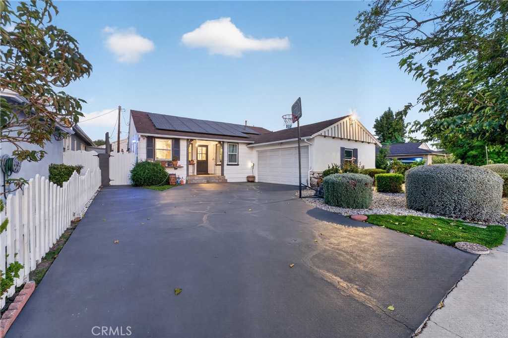 7350 Donna Property Photo 1