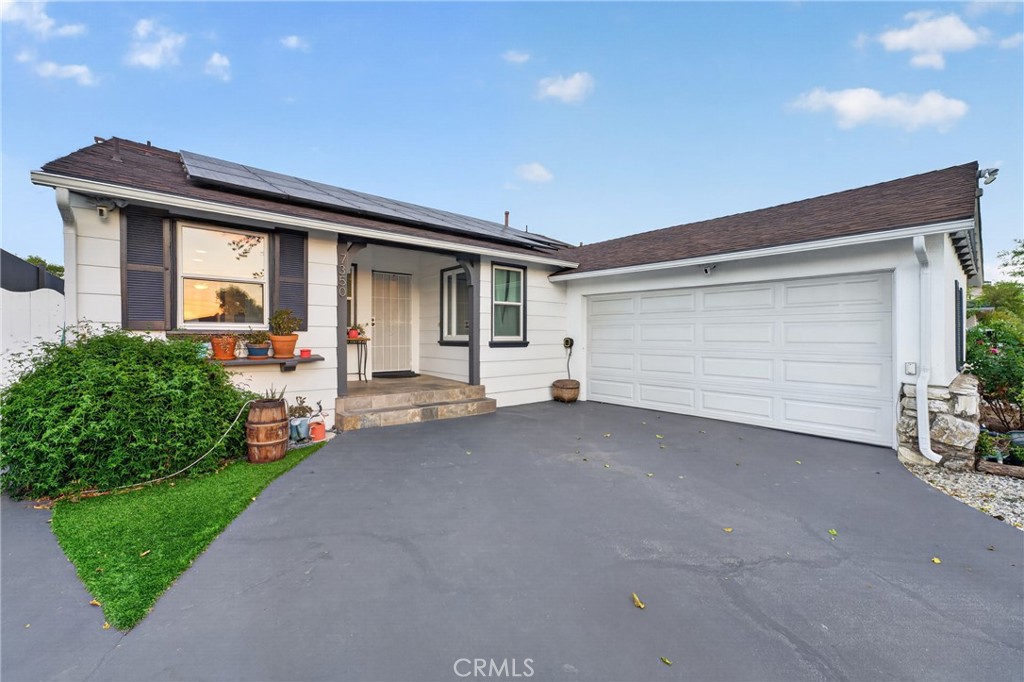 7350 Donna Property Photo 2