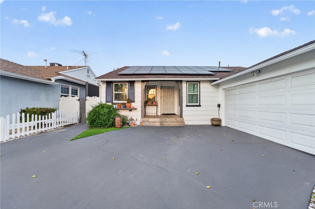 7350 Donna Property Photo 3