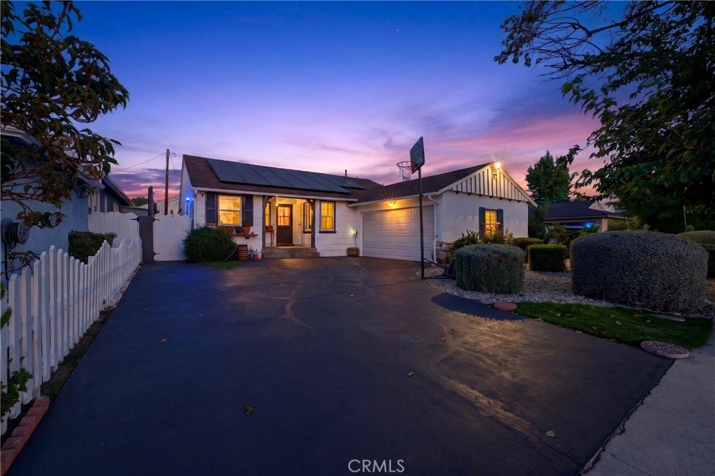 7350 Donna Property Photo 4
