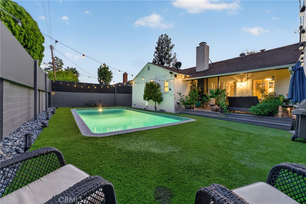 7350 Donna Property Photo 6